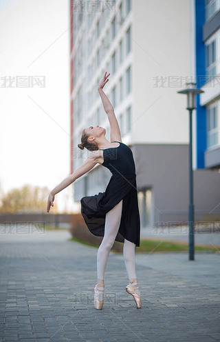 һסլǰDϔ[˄ ɫBȹͼЬӵpƯŮ,в˼hg. Aİ݆Tݵú܃(yu)