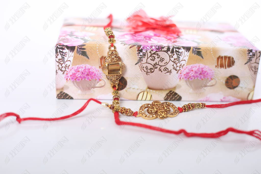 ӡȽڣRaksha BandhanŵRakhi  Rice GrainsKumkum ӡȴͳֵܽü䰮.