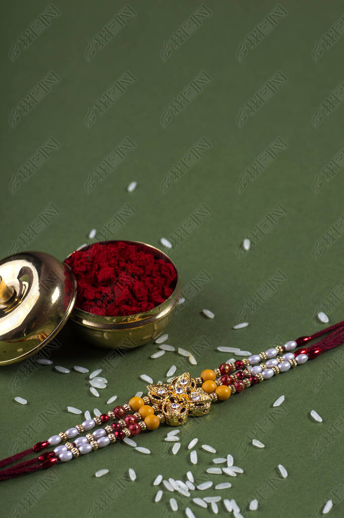 ӡȽڣRaksha BandhanŵRakhi  Rice GrainsKumkum ӡȴͳֵܽü䰮.