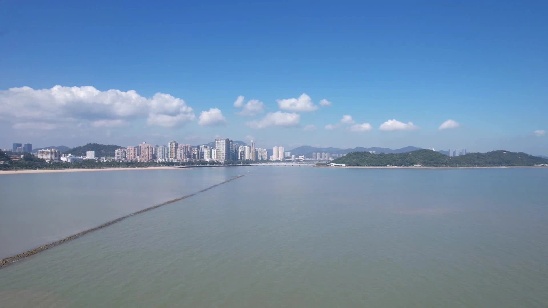 麣