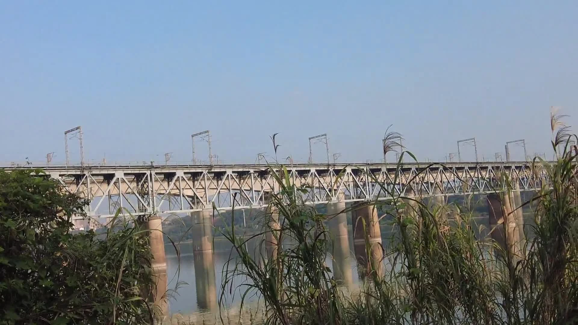 JȔ