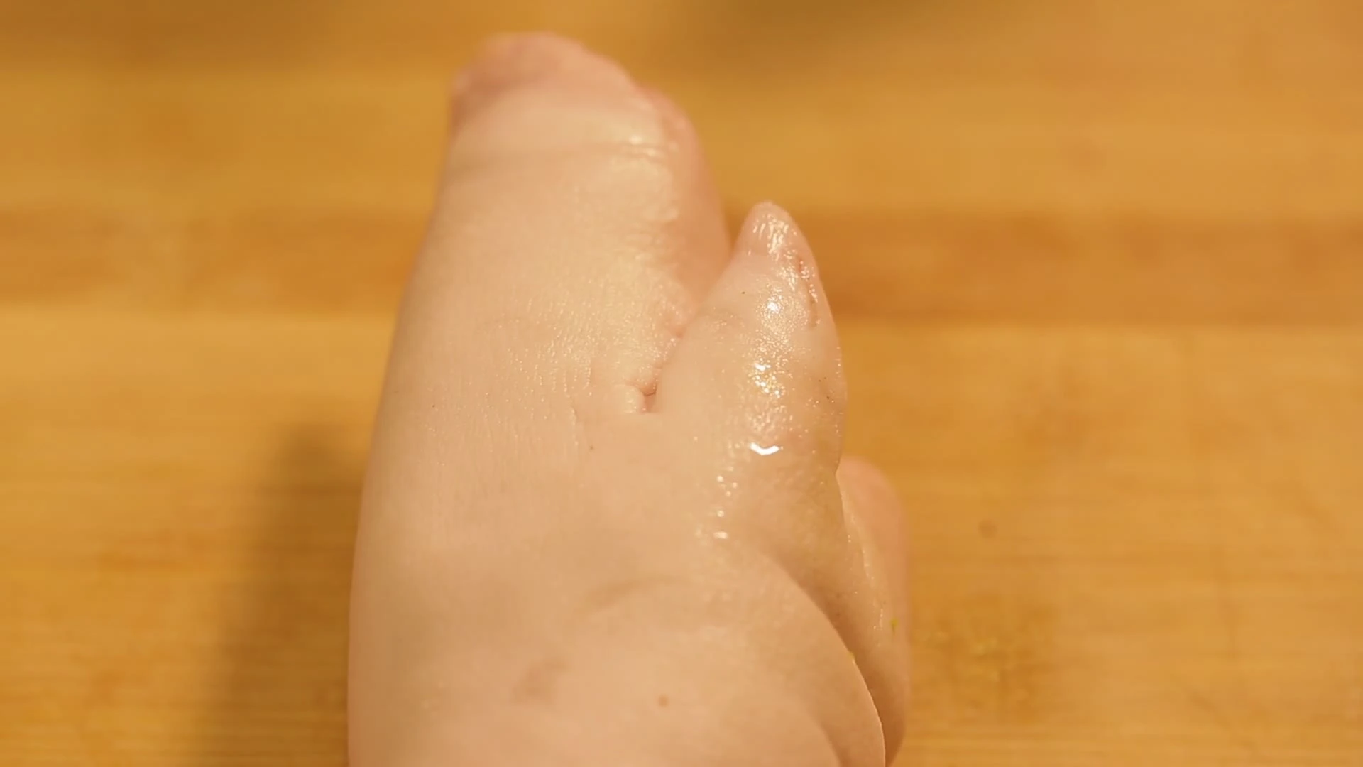 u