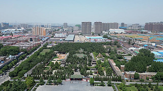 P־^