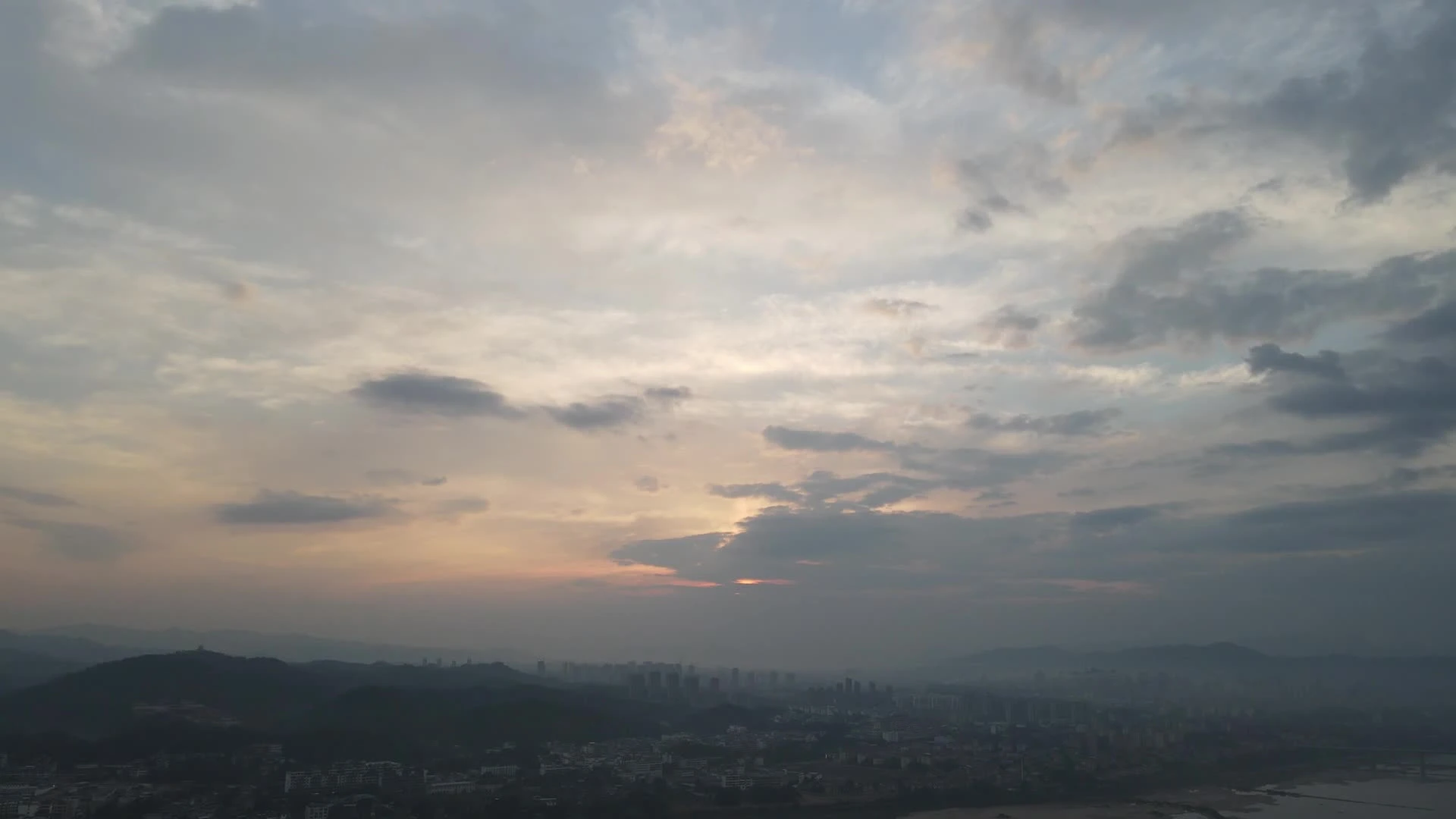 潭