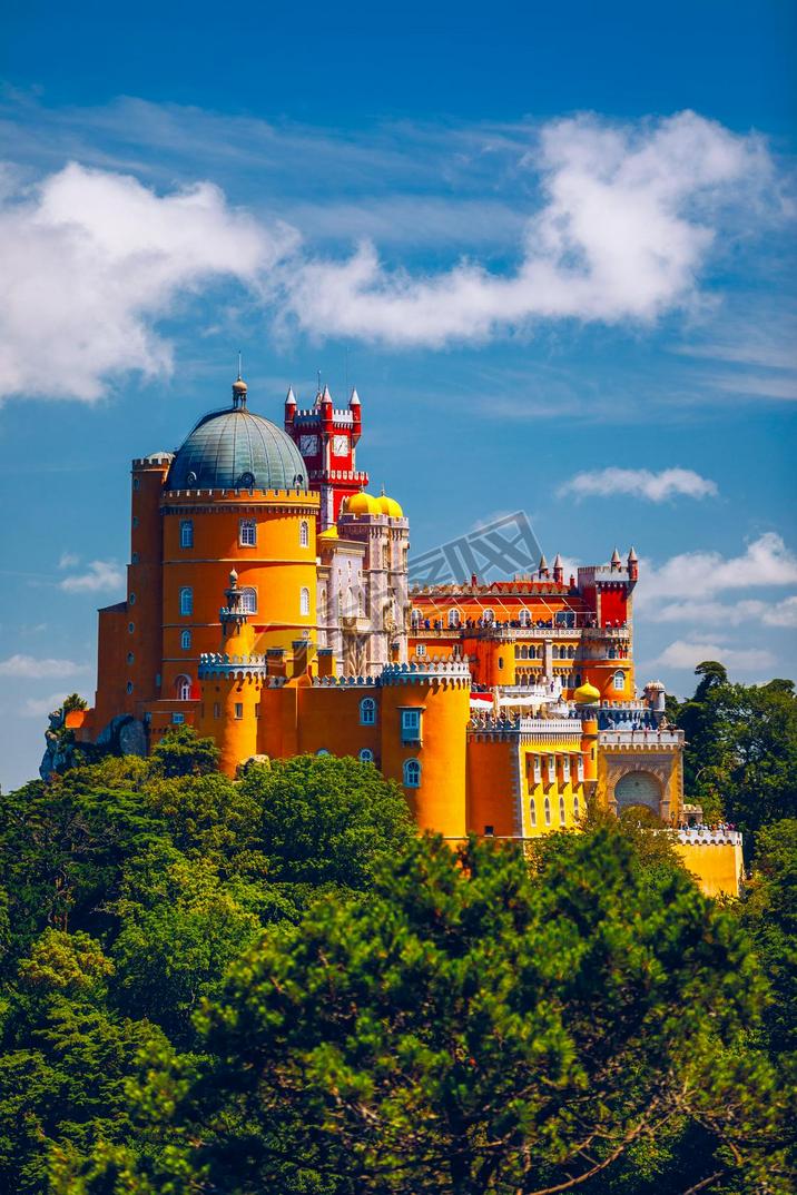 ʷʤżɹĻʤһ֣ԵաɹȫPena National Palace at sunset, Sintra, Portugal. 