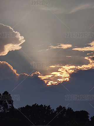 ϼɫҹϼ(du)QDȻL(fng)Ƭ