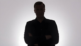 һ(g)ɫRI(lng)ĳӵć(yn)CӰ