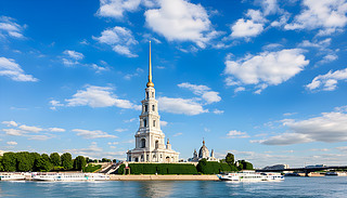 ^˹̹ɽ@(ji)ۂ犘չʾ֮