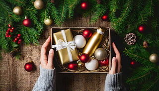 (ji)ʥQ(sh)Ę(sh)֦bС߅l(xing)鱳