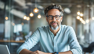 ڬF(xin)kcһλXǰŮһ