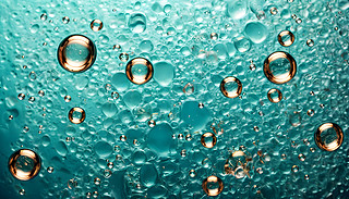 ˵ˮ(chng){(ln)ɫƯĚչʾͬ