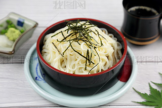 圫