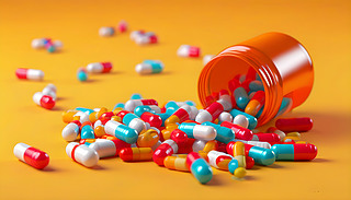 ɫ_zҺˎƬĳɫƿеڴđ