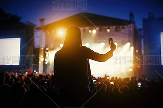 ݵ(ji)˳ӿ(dng)(ji)ͿgȺ