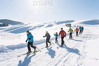 һȺѩM(jn)лѩ(dng)