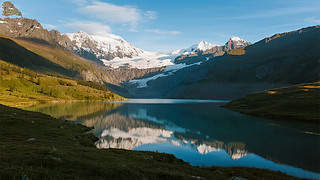 ﹝(ji)ѩɽӰȻL(fng)α