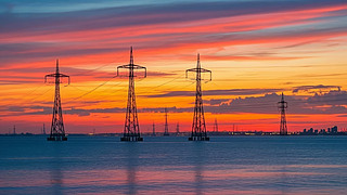 ԴݔFӰI(y)l(f)չ(bo)汳