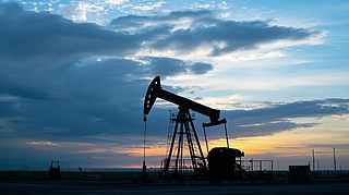 ʯԴI(y)^C(j)Ӱ(jng)(j)l(f)չ