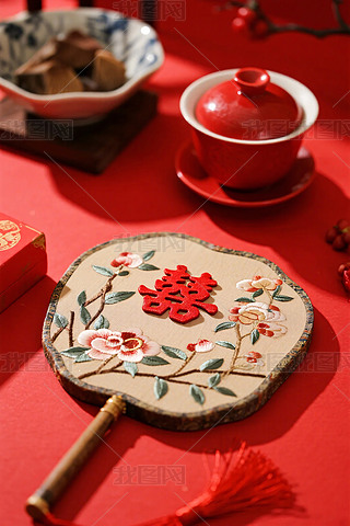 ʽϲcԪعL(fng)F(tun)Ȕ[