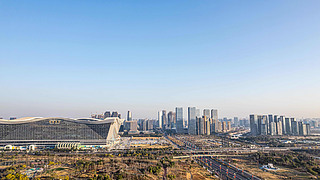 츮