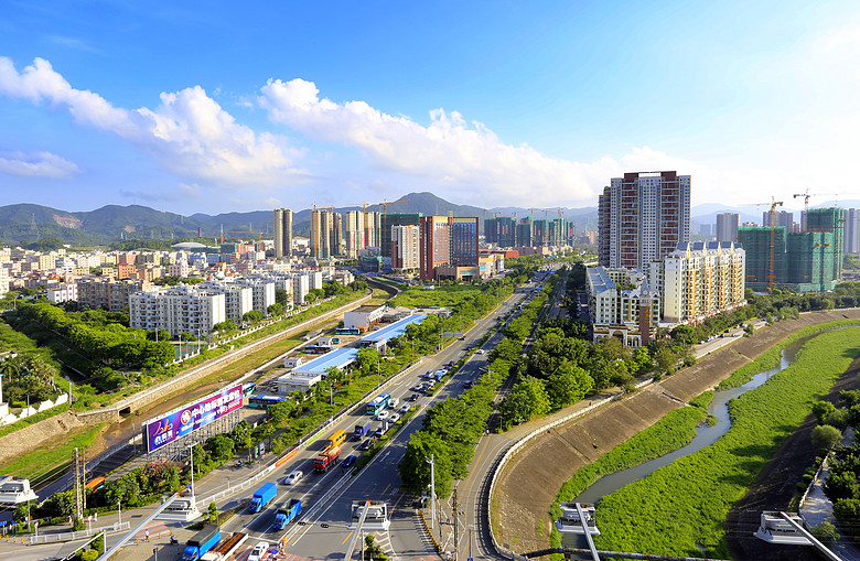 坪山新区人口_坪山新区新辉实验学校