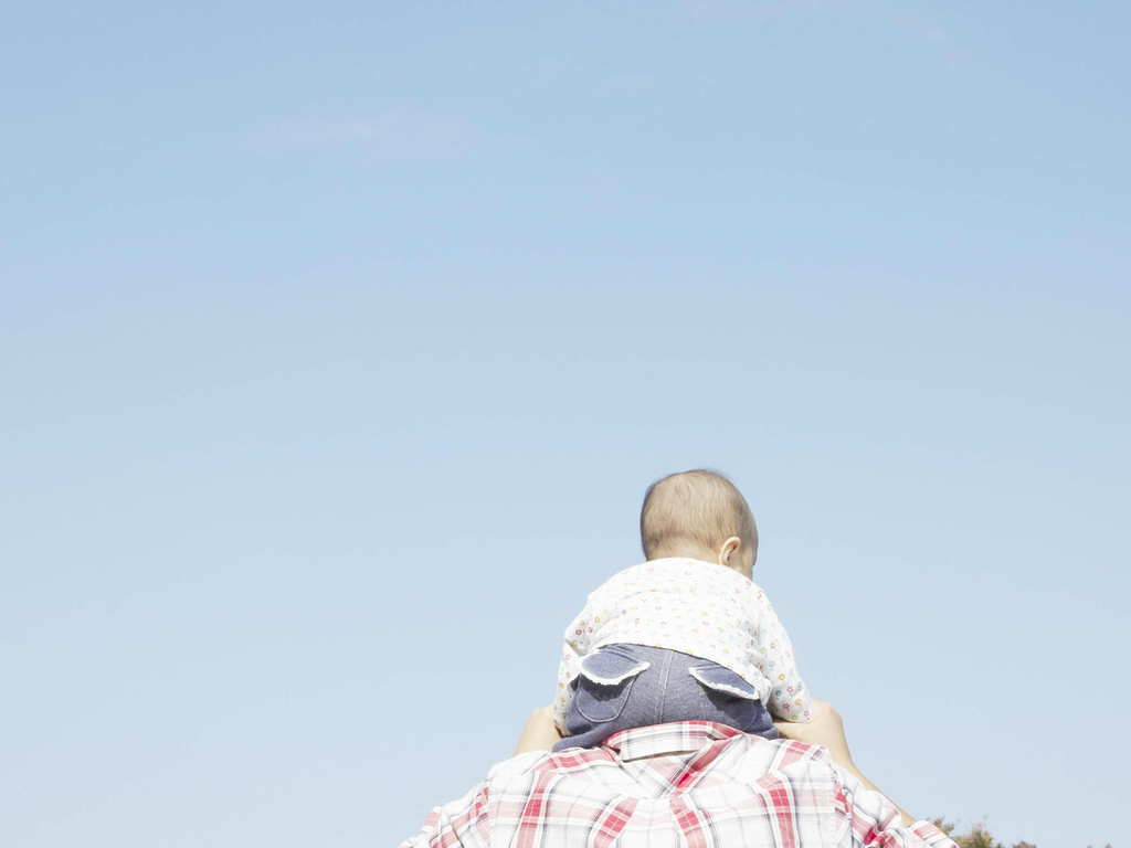 一家三口温馨家庭亲情浪漫场景素材