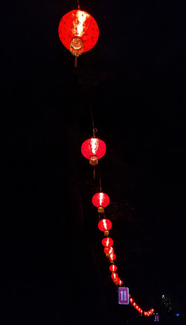 红灯笼婚纱摄影_道观红灯笼摄影图片