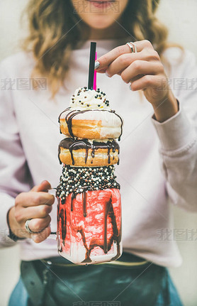 ŮݮȦ freakshake ÷ɭ