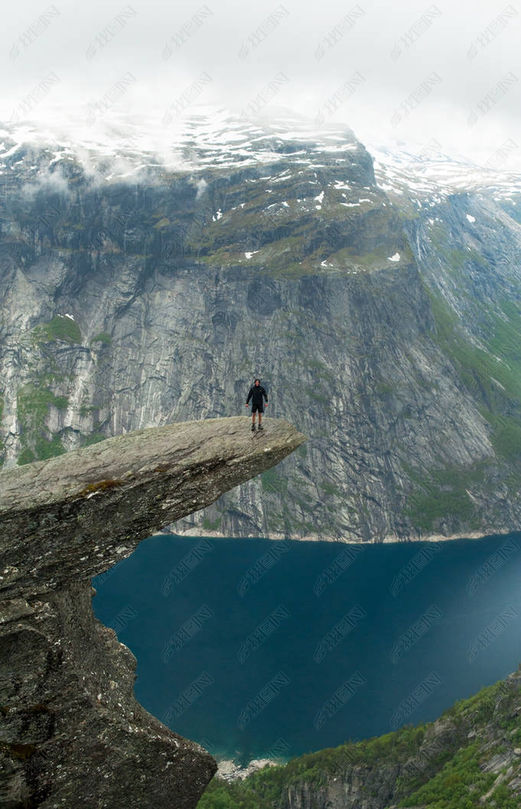 Ų Trolltunga 񻰰