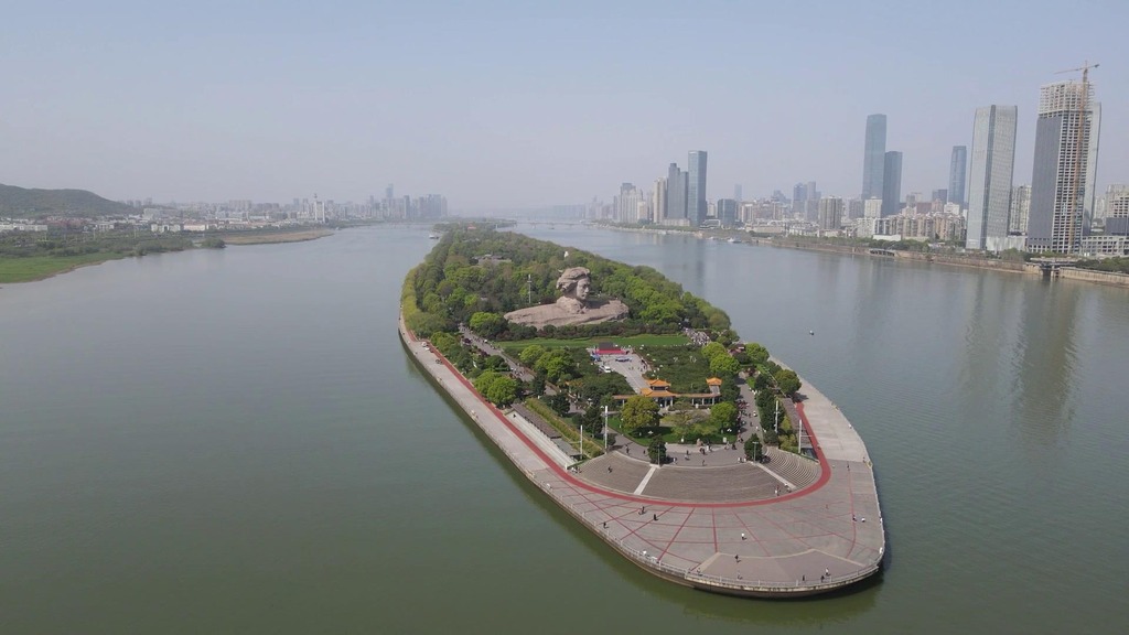 航拍湖南长沙湘江橘子洲风景区