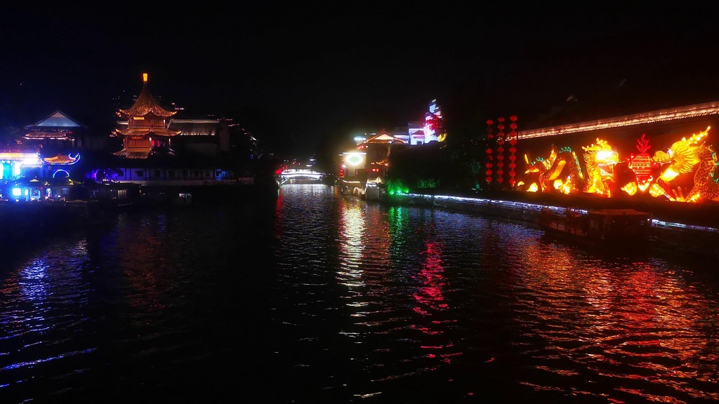实拍南京秦淮河夜景灯光