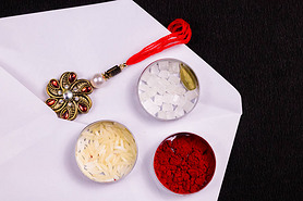 ӡȽ- -ŵˣķķҺͶޢװһƽɫŷϣɫġRaksha Bandhan