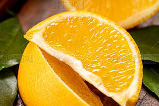ӹ