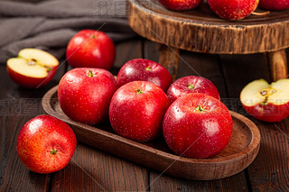 Ĺ