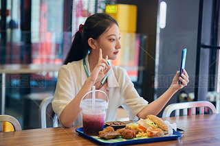 ̈(chng)͏dسԵЇ(gu)ɐŮ