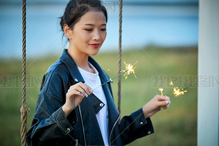 Ϧ(yng)ºǧȼŮĿɐ(i)Ů