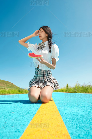 Ց߅ɫ·ˣϵŮ