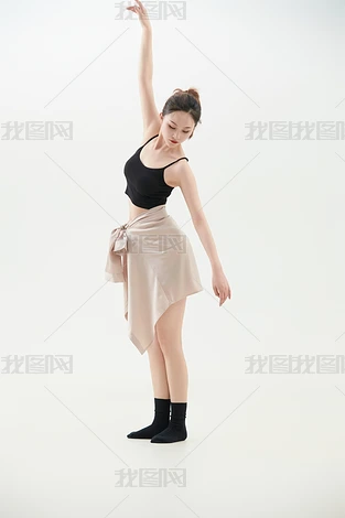 赸