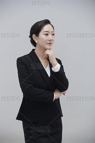 ɫI(y)ŮԽ(jng)˹P(gun)