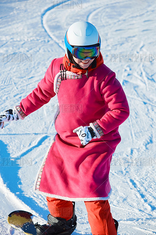 ڻѩM(jn)лѩ\(yn)ӵpŮ