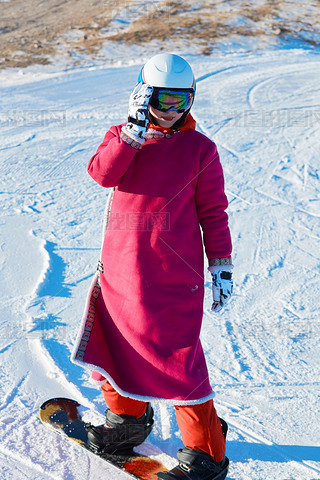 ڻѩM(jn)лѩ\(yn)ӵpŮ