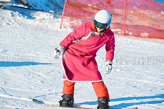 ڻѩM(jn)лѩ\(yn)ӵpŮ