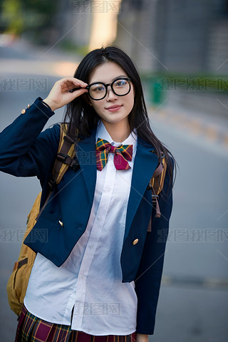 _W(xu)ŌW(xu)ؼ·ϵŮW(xu)
