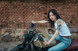 Tڏ(f)Ħ܇(ch)ϵĕr(sh)ЁŮ