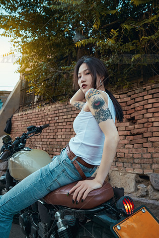 Tڏ(f)Ħ܇(ch)ϵĕr(sh)ЁŮ