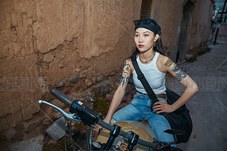 Tڏ(f)Ħ܇(ch)ϵĕr(sh)ЁŮ