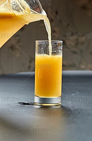 ֭