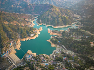 ɽˮ(k)ɽGˮȻL(fng)⺽ĈD