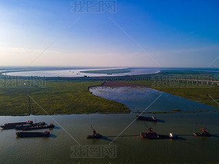 ꖶͥˮ\(yn)󴬺ĔzӰD