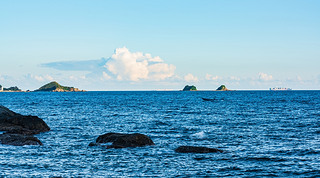 峿